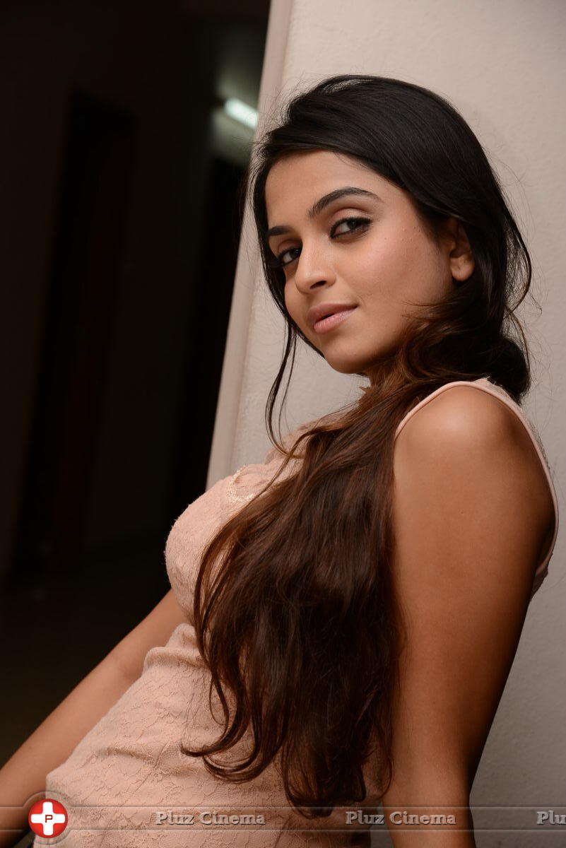 Sheena Shahabadi at Nuvve Naa Bangaram First Look Release Photos | Picture 599595